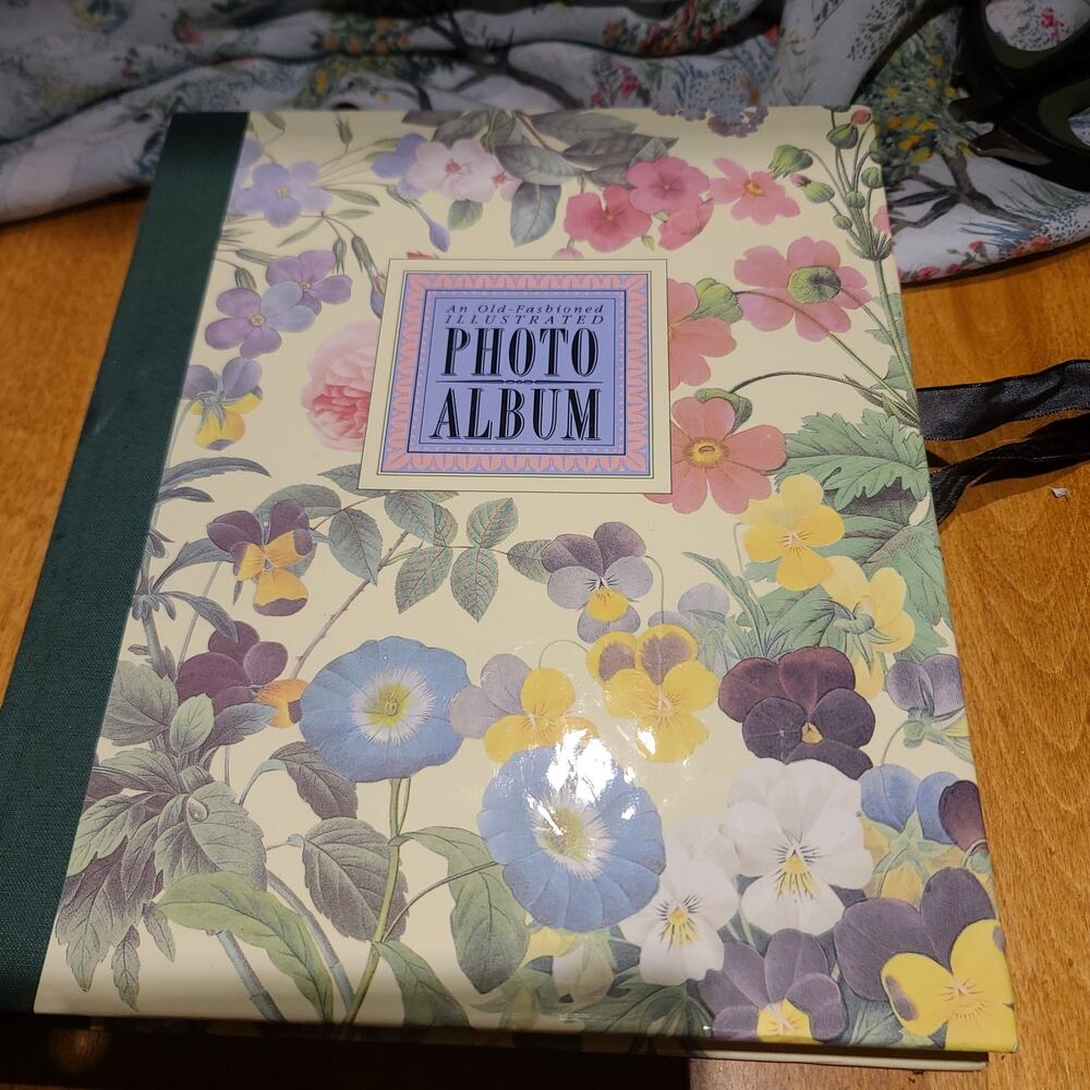 Michel Publishing Floral Photo Album by Deborah Michel 1996